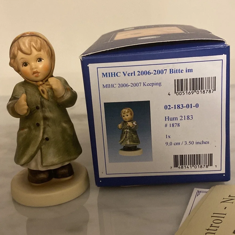 Hummel Club Membership Figurine - Keeping Time - Mint in Box 4